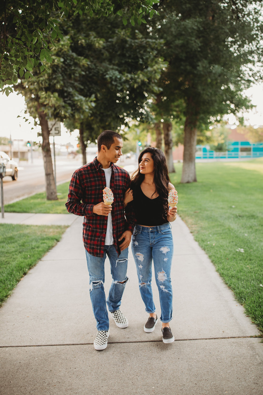 downtown-great-falls-montana-couples-session-1.jpg