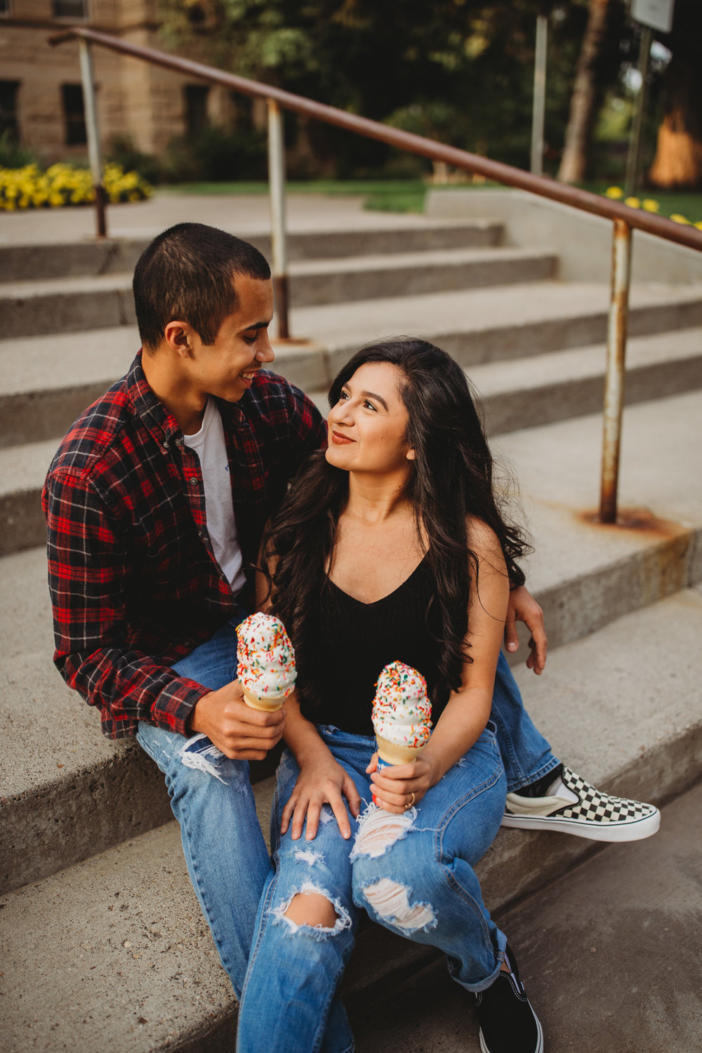 downtown-great-falls-montana-couples-session-3.jpg